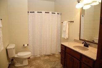 Paramount Villas in Aberdeen, SD - Building Photo - Building Photo