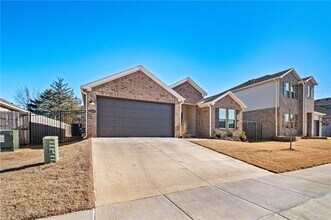 2219 S 9th St in Rogers, AR - Building Photo - Building Photo