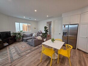 2796 Dalenhurst Pl in Simi Valley, CA - Building Photo - Building Photo