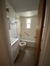 2180 W Schantz Ave, Unit 1 in Dayton, OH - Building Photo - Building Photo