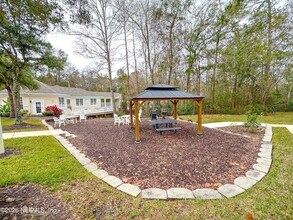 8601 Beach Blvd, Unit 1208 in Jacksonville, FL - Foto de edificio - Building Photo