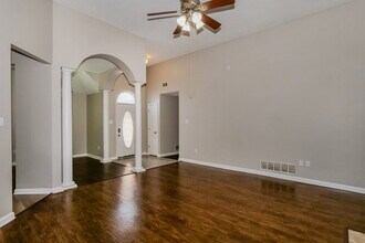 320 Terry Rd in Somerville, TN - Foto de edificio - Building Photo