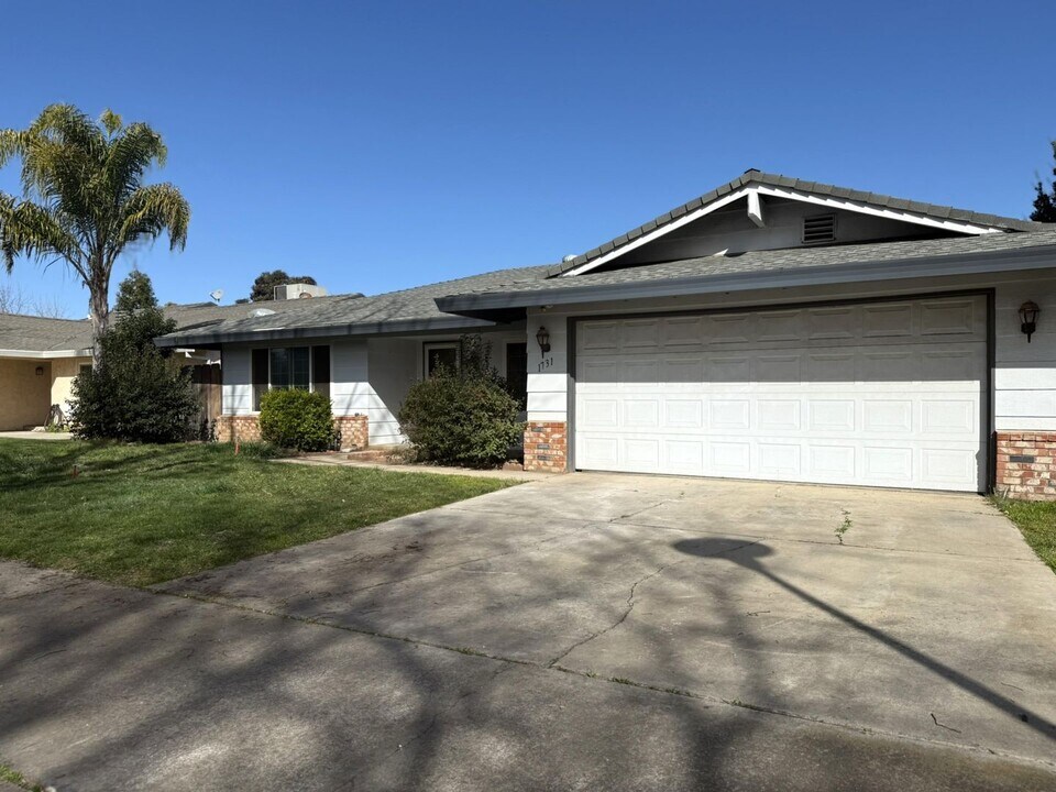 1731 Marie Ln in Merced, CA - Building Photo
