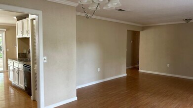 5967 Lost Creek in San Antonio, TX - Building Photo - Building Photo