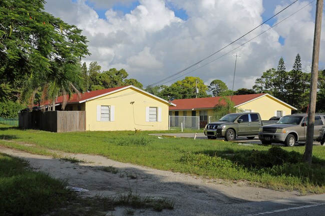 4607 Kirk Rd in Lake Worth, FL - Building Photo - Building Photo