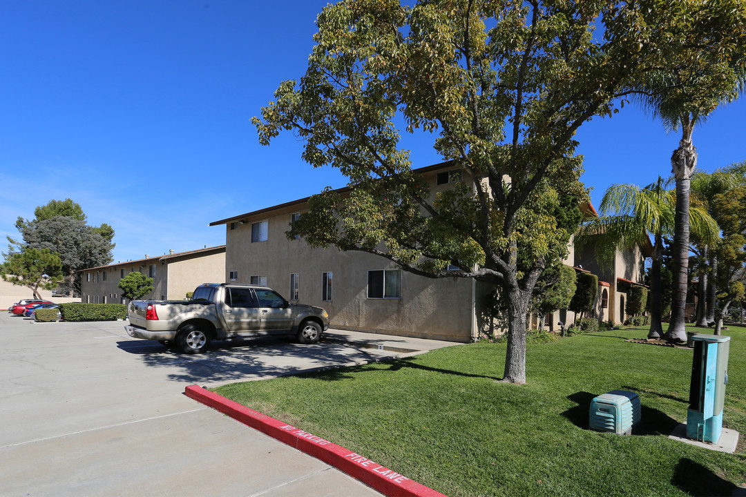 Chase Gardens in El Cajon, CA - Building Photo