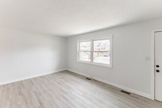 3214 Fairacres Rd SW in Huntsville, AL - Foto de edificio - Building Photo