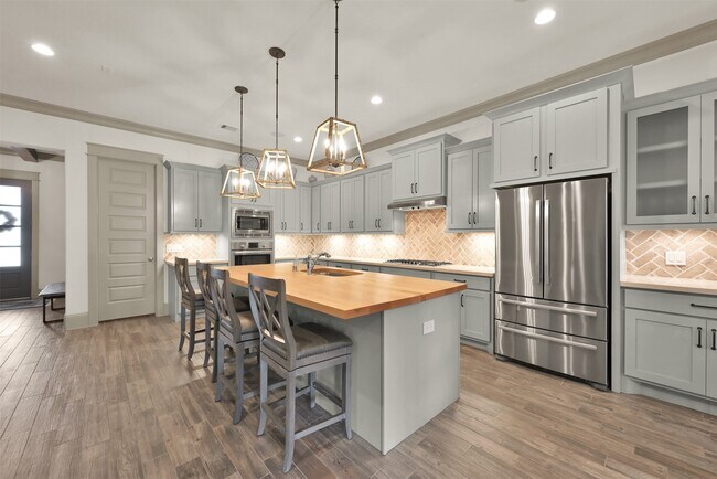 property at 2072 Laurie Darlin Dr