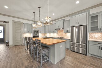 2072 Laurie Darlin Dr in Conroe, TX - Building Photo - Building Photo