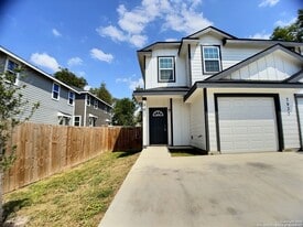 7935 Dial Ike Dr in San Antonio, TX - Building Photo