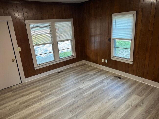 3345 W Don Tyson Pkwy in Springdale, AR - Building Photo - Building Photo