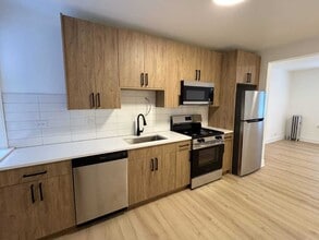 6310 N Artesian Ave in Chicago, IL - Building Photo - Building Photo