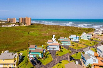 165 Beach View in Port Aransas, TX - Building Photo - Building Photo