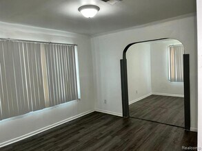 15863 Kentucky St in Detroit, MI - Building Photo - Building Photo