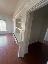 201 Toluca N St, Unit 2 in Los Angeles, CA - Building Photo - Building Photo