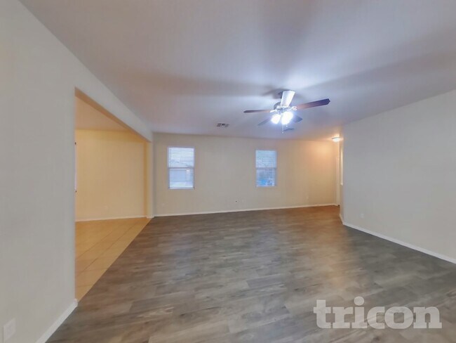 7310 W St Charles Ave in Phoenix, AZ - Building Photo - Building Photo