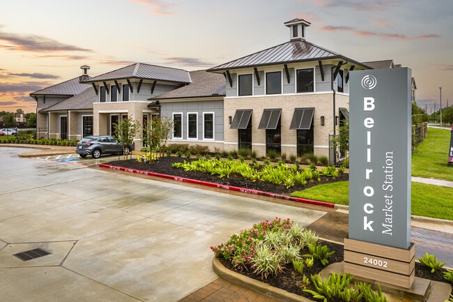 Bellrock Market Station in Katy, TX - Foto de edificio - Building Photo
