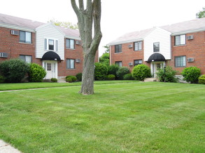 Huntley Ridge Apartments in Dayton, OH - Building Photo - Building Photo