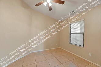 1311 E Elm Rd in San Tan Valley, AZ - Foto de edificio - Building Photo