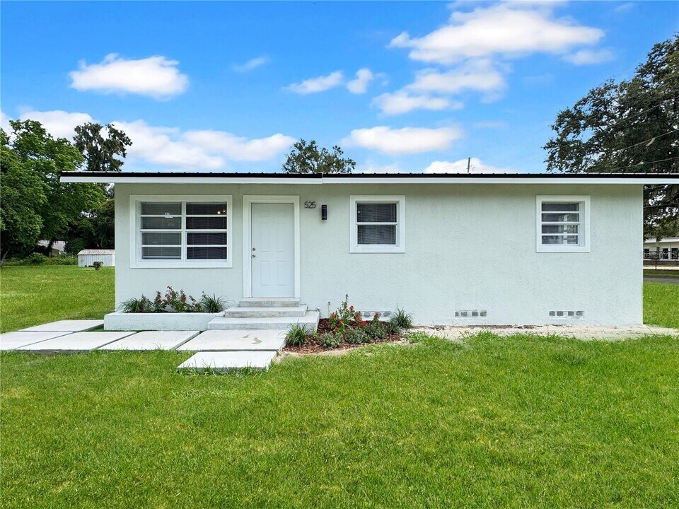 525 S Seminole Ave in Fort Meade, FL - Building Photo