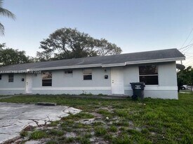 2746 Johnson St in Hollywood, FL - Building Photo