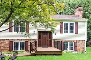 102 Lide Pl in Charlottesville, VA - Building Photo