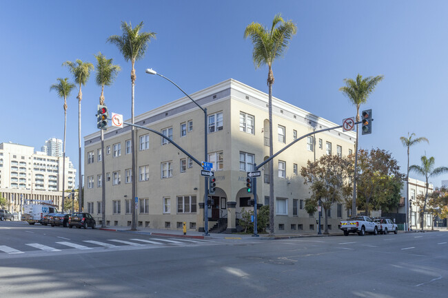 Arlington Apartments in San Diego, CA - Building Photo - Building Photo