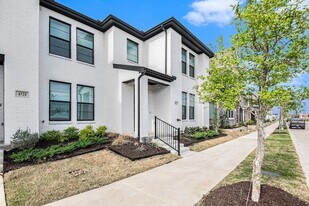 4525 Bishop St in North Richland Hills, TX - Building Photo