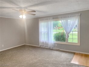 785 Howell St in Sheffield Lake, OH - Building Photo - Building Photo