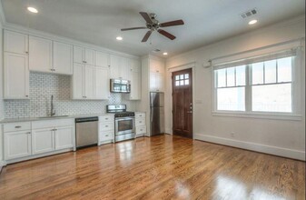 214 Henry St in Houston, TX - Building Photo - Building Photo