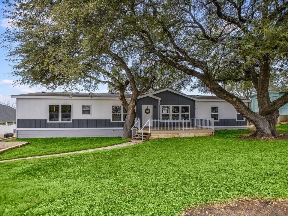 604 Co Rd 136A in Marble Falls, TX - Building Photo