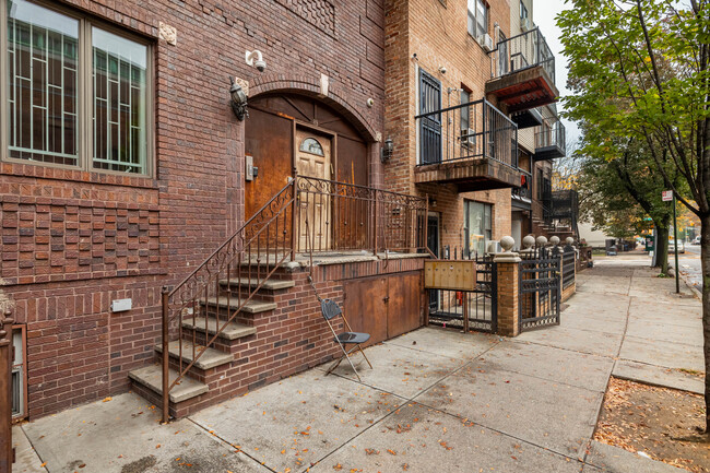 89 Harrison Ave in Brooklyn, NY - Building Photo - Building Photo