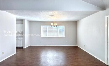 13507 Tara Oak Dr in Houston, TX - Building Photo - Building Photo