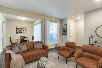 Spring Valley Apartments in Euless, TX - Building Photo - Building Photo