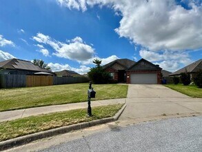 2701 SW Ledbury Cove in Bentonville, AR - Building Photo - Building Photo