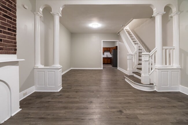 property at 607 S 4th St