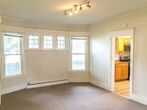 305 Twelve Mile Rd in Royal Oak, MI - Building Photo - Building Photo