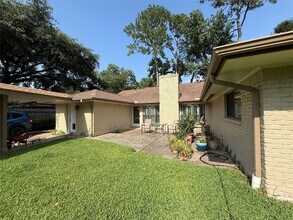 5007 Shady Nook Ct in Houston, TX - Building Photo - Building Photo