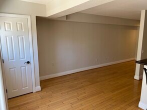 3927 Nobel Dr in San Diego, CA - Building Photo - Building Photo