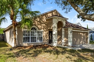 3316 Kelsey Ln in St. Cloud, FL - Foto de edificio - Building Photo