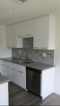 11040 Hesby St in Los Angeles, CA - Building Photo - Building Photo