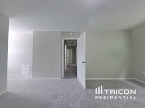 9314 Fox Run Dr in Clinton, MD - Building Photo - Building Photo