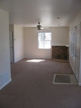 1306 Hollycrest Dr in Champaign, IL - Building Photo - Building Photo