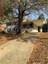 4076 E Glade Ct in Decatur, GA - Building Photo - Building Photo