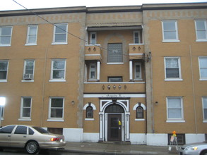 3248-3250 Gilbert Ave in Cincinnati, OH - Building Photo - Building Photo