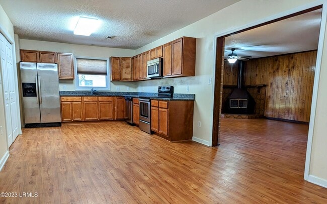 611 Broad River Dr in Beaufort, SC - Building Photo - Building Photo
