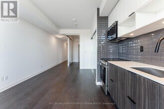 35-S335 Rolling Mills Rd in Toronto, ON - Building Photo - Building Photo