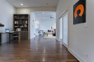 2100 Greenwood St in Evanston, IL - Building Photo - Building Photo