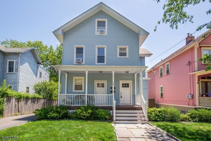 19 St Lukes Pl-Unit -2 in Montclair, NJ - Building Photo