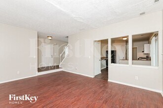 6301 Marbut Farms Trail in Lithonia, GA - Foto de edificio - Building Photo